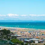 Beautiful In A Seafront Building Apartament