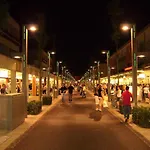 アパート Beautiful In A Seafront Building *