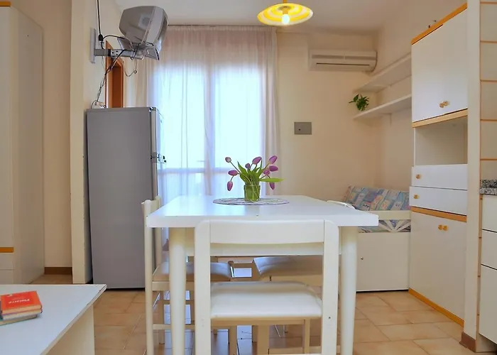 Beautiful In A Seafront Building Apartman Bibione