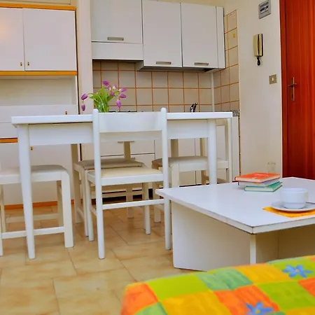 Апартаменты Beautiful In A Seafront Building