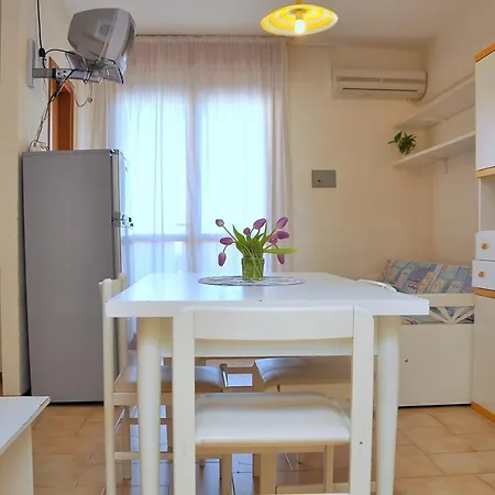 Beautiful In A Seafront Building Апартаменты Бибионе